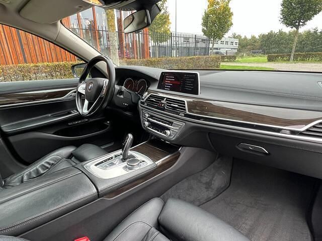 Occasion BMW 730L Executive 266 PK (195 kW) 2018 Zwart Sedan