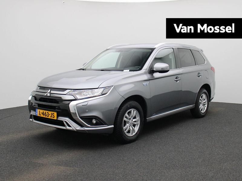 Grijs Gebruikt 2021 Mitsubishi Outlander P-HEV SUV | € 19.900 (Super prijs) - Afbeelding 1/4