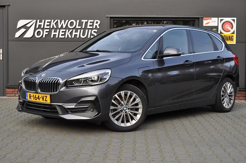 Grijs (metallic) Gebruikt 2019 BMW 225 Active Tourer MPV | € 19.950 (Eerlijke prijs) - Afbeelding 1/4