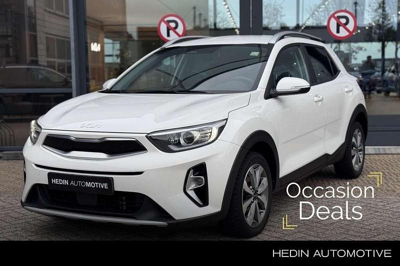 Wit Occasion 2022 Kia Stonic SUV | € 16.995 (Eerlijke prijs) - Afbeelding 1/3