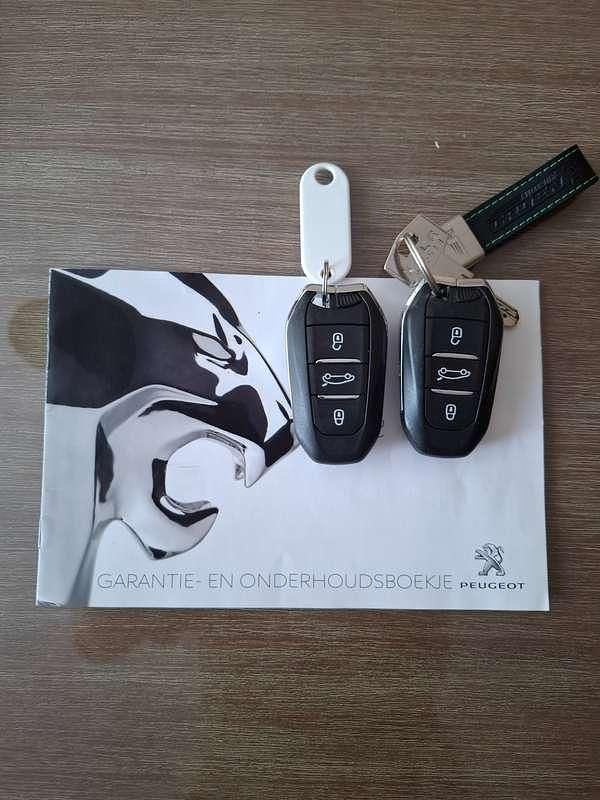 Occasion Peugeot 3008 131 PK (96 kW) 2020 Grijs MPV