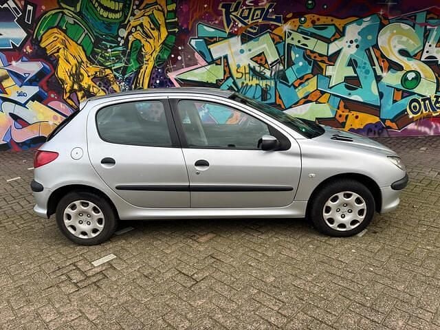 Occasion Peugeot 206 75 PK (55 kW) 2007 Grijs Hatchback
