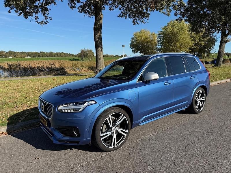 Blauw (metallic) Gebruikt 2016 Volvo XC90 R-Design SUV | € 33.500 (Eerlijke prijs) - Afbeelding 1/4