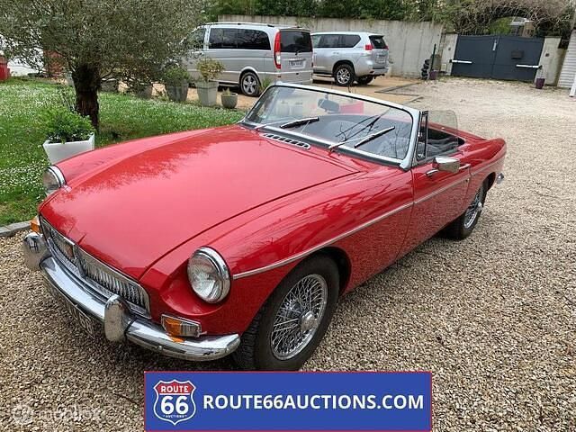 Zwart Gebruikt 1966 MG B Cabriolet | € 10.500 - Afbeelding 1/4
