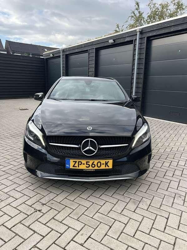 Zwart Gebruikt 2018 Mercedes A180 Prestige Stationwagen | € 9.999 (Eerlijke prijs) - Afbeelding 1/4
