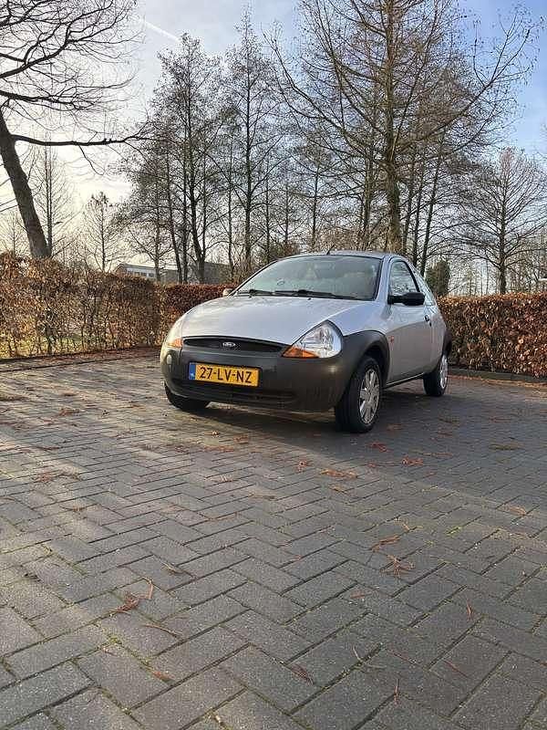 Grijs Occasion 2003 Ford Ka Hatchback | € 999 (Eerlijke prijs) - Afbeelding 1/4