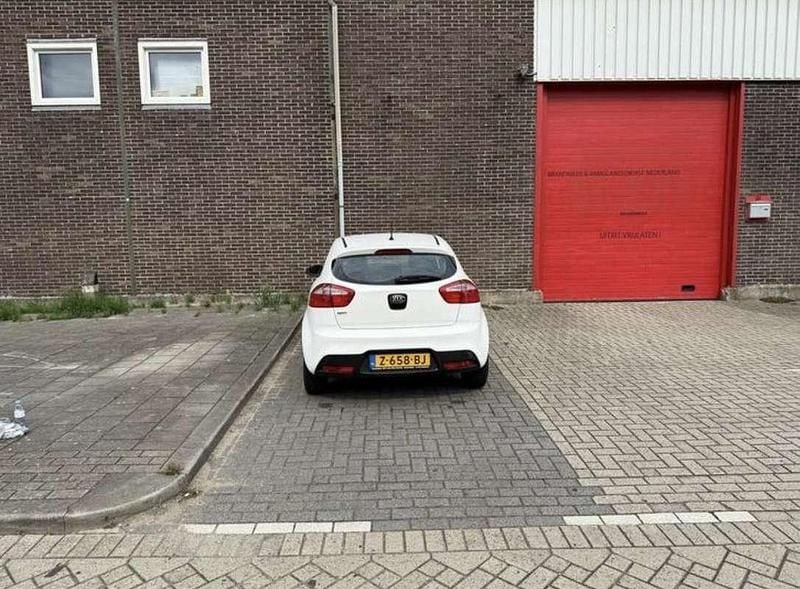 Wit Gebruikt 2012 Kia Rio MPV | € 4.850 (Goede deal) - Afbeelding 1/4