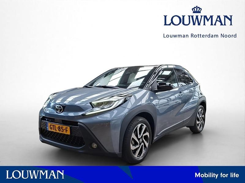 Blauw Occasion 2025 Toyota Aygo X Pulse SUV | € 20.945 (Eerlijke prijs) - Afbeelding 1/4