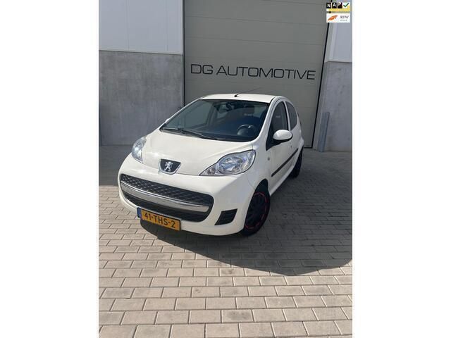 Wit Gebruikt 2012 Peugeot 107 Hatchback | € 3.195 (Eerlijke prijs) - Afbeelding 1/4