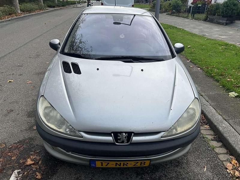 Occasion Peugeot 206 88 PK (64 kW) 2004 Grijs Hatchback