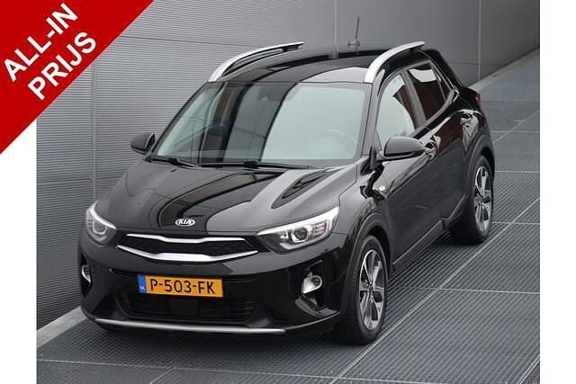 Zwart Gebruikt 2020 Kia Stonic SUV | € 13.950 (Goede deal) - Afbeelding 1/3