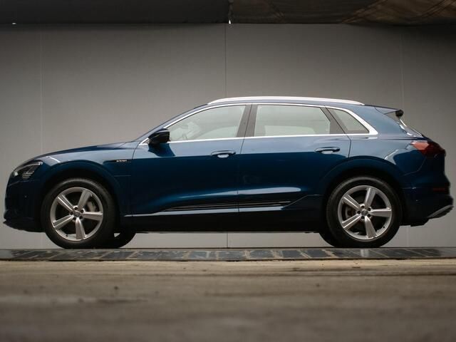Blauw Gebruikt 2019 Audi e-tron Sport SUV | € 19.945 (Goede deal) - Afbeelding 1/4