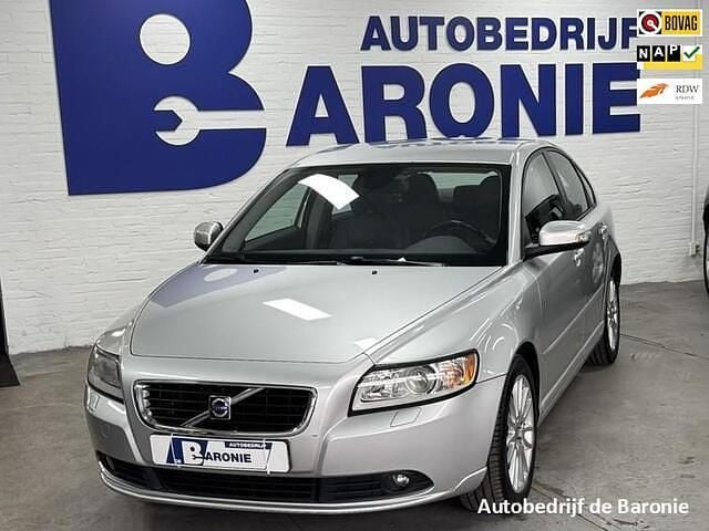 Grijs Gebruikt 2009 Volvo S40 Sedan | € 5.495 (Iets duurder) - Afbeelding 1/4