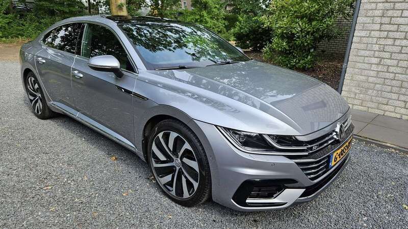 Zilver Gebruikt 2019 VW Arteon Business Hatchback | € 22.250 (Eerlijke prijs) - Afbeelding 1/4