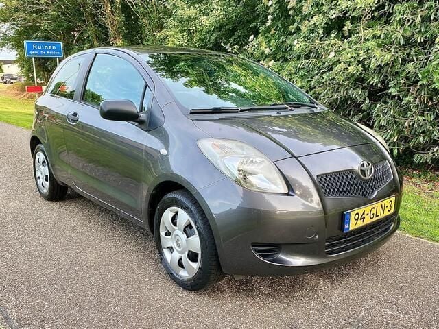 Occasion Toyota Yaris Terra 87 PK (63 kW) 2008 Grijs Hatchback
