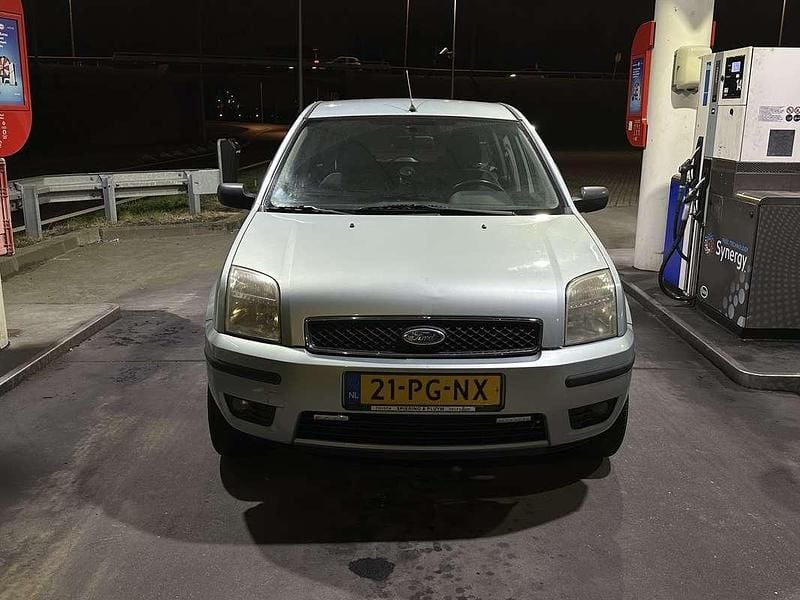 Occasion 2004 Ford Fusion Sedan | € 1.200 (Eerlijke prijs) - Afbeelding 1/4
