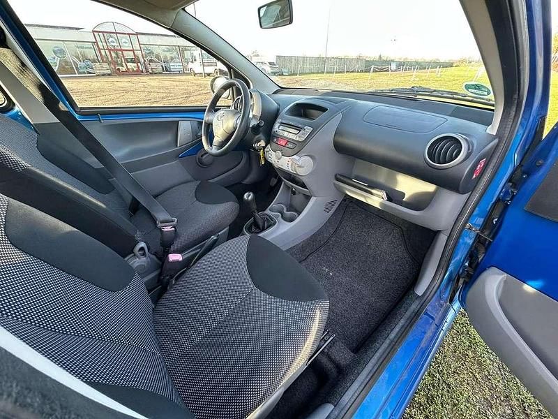 Occasion Toyota Aygo Comfort 68 PK (50 kW) 2010 Blauw Hatchback