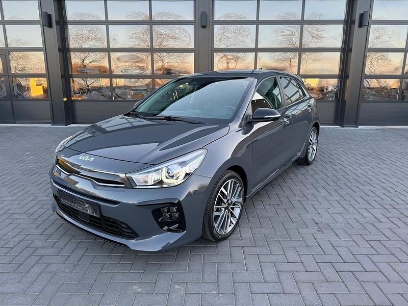 Grijs Occasion 2022 Kia Rio GT-Line Hatchback | € 17.500 (Eerlijke prijs) - Afbeelding 1/4