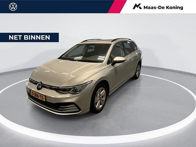 Grijs Gebruikt 2023 VW Golf VIII Life Stationwagen | € 23.880 (Eerlijke prijs) - Afbeelding 1/4