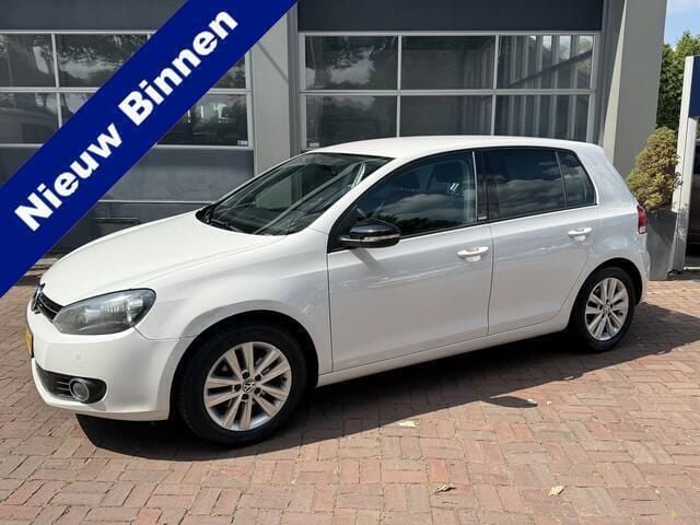 Wit Gebruikt 2011 VW Golf VI Style Hatchback | € 6.950 (Eerlijke prijs) - Afbeelding 1/4