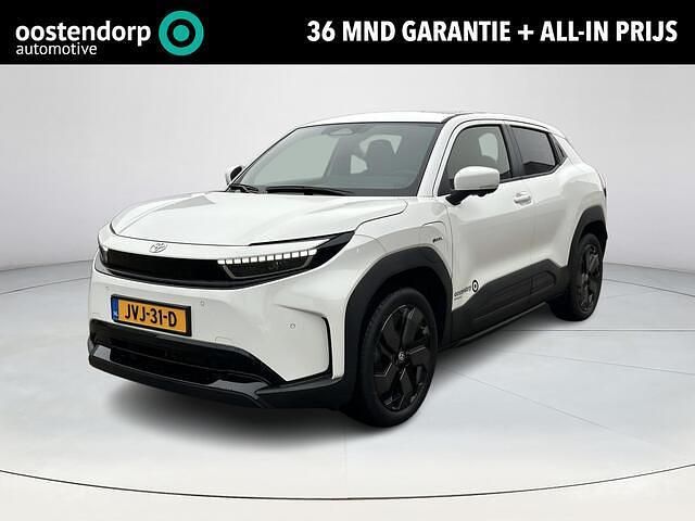 Wit Nieuw 2026 Toyota Urban Cruiser Executive SUV | € 39.695 - Afbeelding 1/4