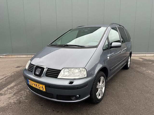 Grijs (metallic) Occasion 2009 Seat Alhambra Stylance MPV | € 1.995 (Goede deal) - Afbeelding 1/4