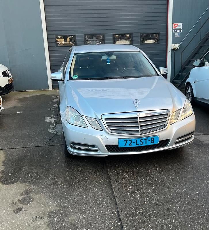 Occasion 2010 Mercedes E200 | € 7.995 (Duur) - Afbeelding 1/4