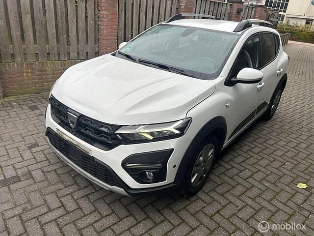 Wit Occasion 2022 Dacia Sandero Stepway Hatchback | € 9.500 (Super prijs) - Afbeelding 1/4