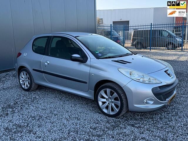Grijs Occasion 2009 Peugeot 206+ Hatchback | € 1.399 (Eerlijke prijs) - Afbeelding 1/4