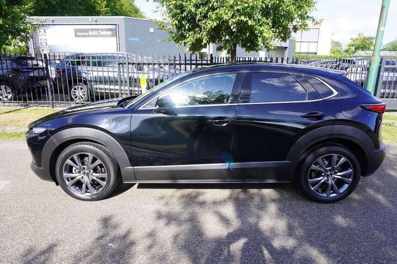 Zwart, metallic lak Gebruikt 2020 Mazda CX-30 Luxury SUV | € 23.945 (Eerlijke prijs) - Afbeelding 1/4