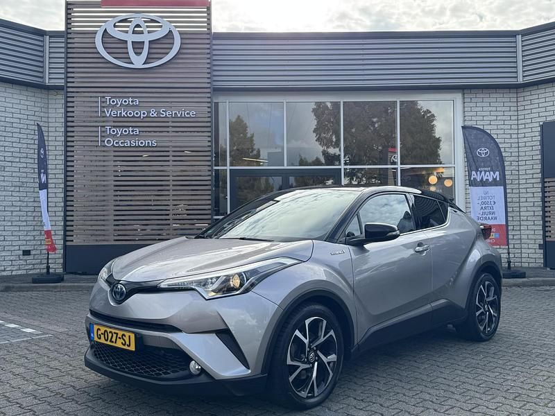 Grijs Gebruikt 2017 Toyota C-HR+ Plus SUV | € 14.700 - Afbeelding 1/4
