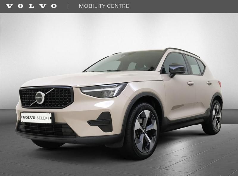 Bruin Occasion 2024 Volvo XC40 Plus SUV | € 41.950 (Eerlijke prijs) - Afbeelding 1/4