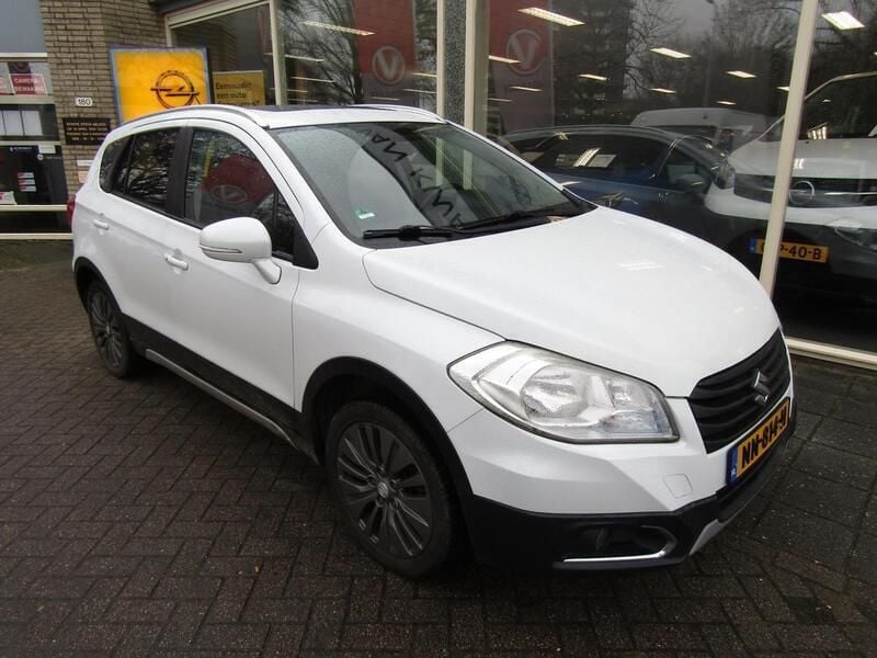 Wit Gebruikt 2013 Suzuki SX4 S-Cross SUV | € 10.900 (Eerlijke prijs) - Afbeelding 1/4