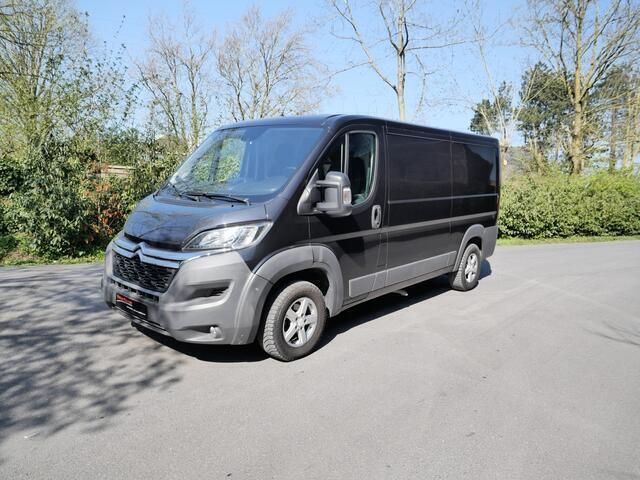Zwart Gebruikt 2015 Citroën Jumper MPV | € 9.850 - Afbeelding 1/4
