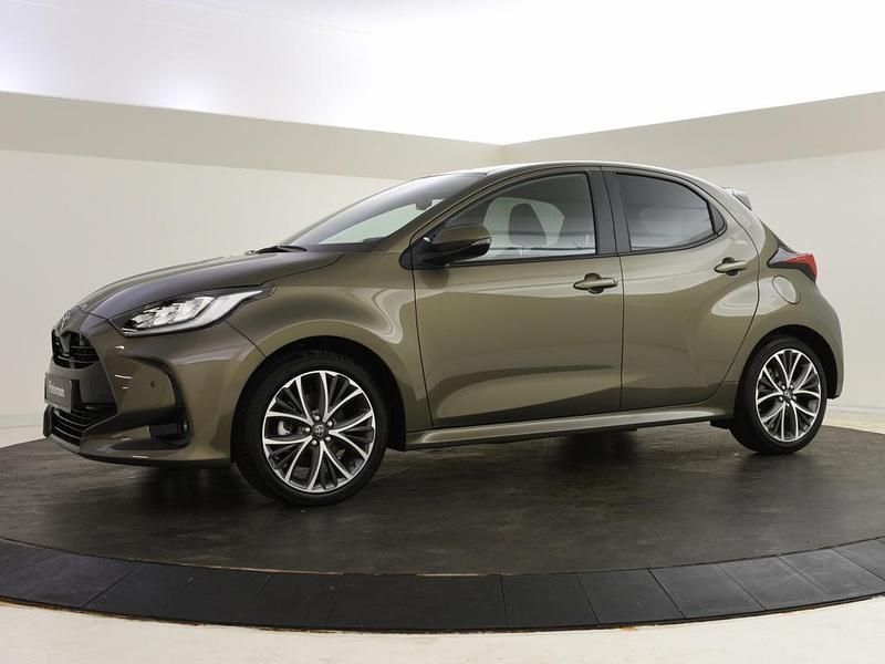 Occasion Toyota Yaris Hybrid Executive 131 PK (96 kW) 2025 , metallic lak Hatchback