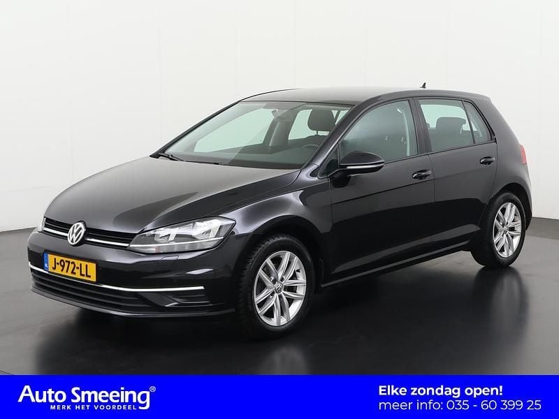 Zwart Occasion 2020 VW Golf VII Highline Hatchback | € 17.740 (Super prijs) - Afbeelding 1/4
