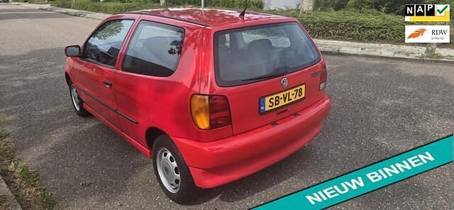 Rood Gebruikt 1997 VW Polo Hatchback | € 1.950 (Eerlijke prijs) - Afbeelding 1/4