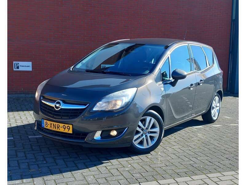 Grijs, metallic lak Gebruikt 2014 Opel Meriva Design Edition MPV | € 6.750 (Eerlijke prijs) - Afbeelding 1/4