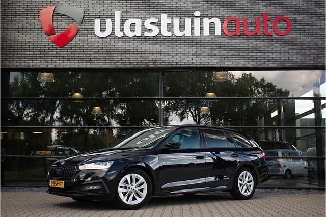 Zwart Gebruikt 2021 Skoda Octavia Business Line Stationwagen | € 18.850 (Eerlijke prijs) - Afbeelding 1/4