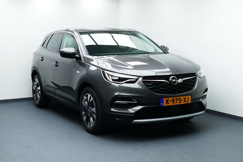 Grijs Gebruikt 2020 Opel Grandland X Innovation SUV | € 22.444 (Iets duurder) - Afbeelding 1/4