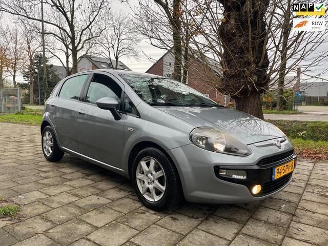 Grijs Gebruikt 2011 Fiat Punto Evo Hatchback | € 1.699 (Eerlijke prijs) - Afbeelding 1/4
