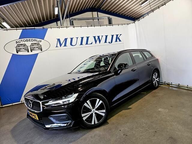 Zwart Gebruikt 2021 Volvo V60 Momentum Stationwagen | € 25.900 (Super prijs) - Afbeelding 1/4