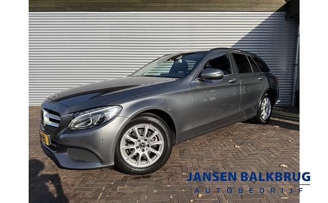 Grijs Gebruikt 2018 Mercedes C180 Premium Stationwagen | € 14.999 (Super prijs) - Afbeelding 1/4