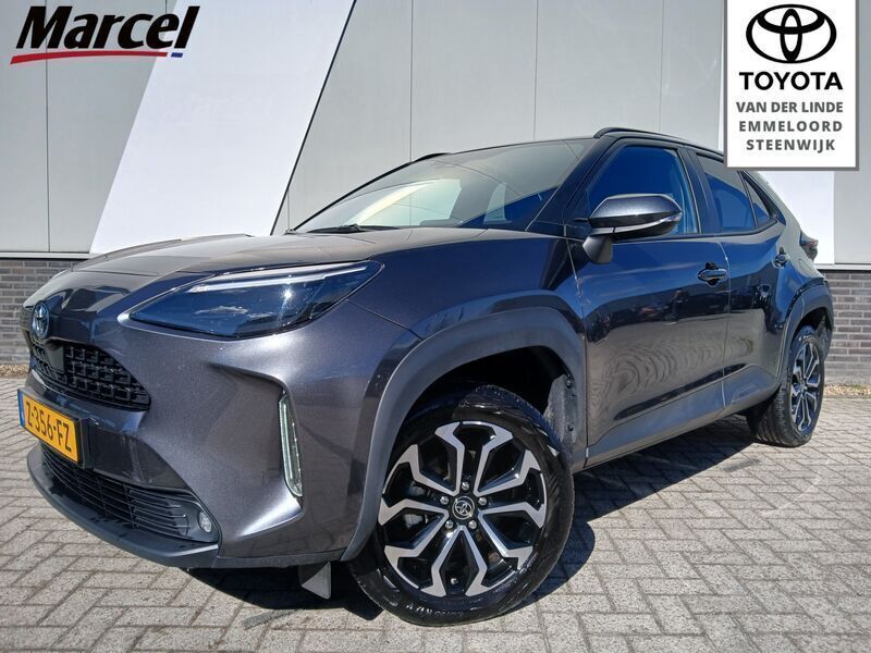 Grijs, metallic lak Gebruikt 2024 Toyota Yaris Cross SUV | € 29.400 (Eerlijke prijs) - Afbeelding 1/3