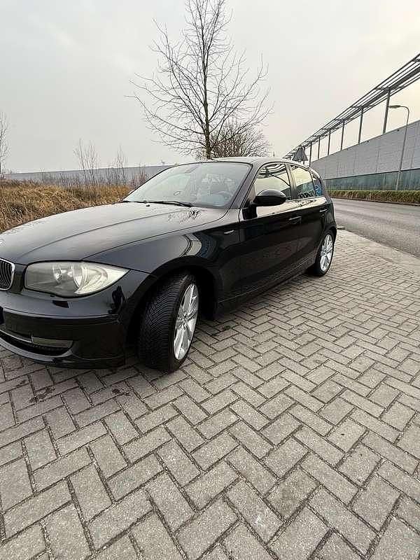 Occasion BMW 118 143 PK (105 kW) 2010 Zwart Hatchback