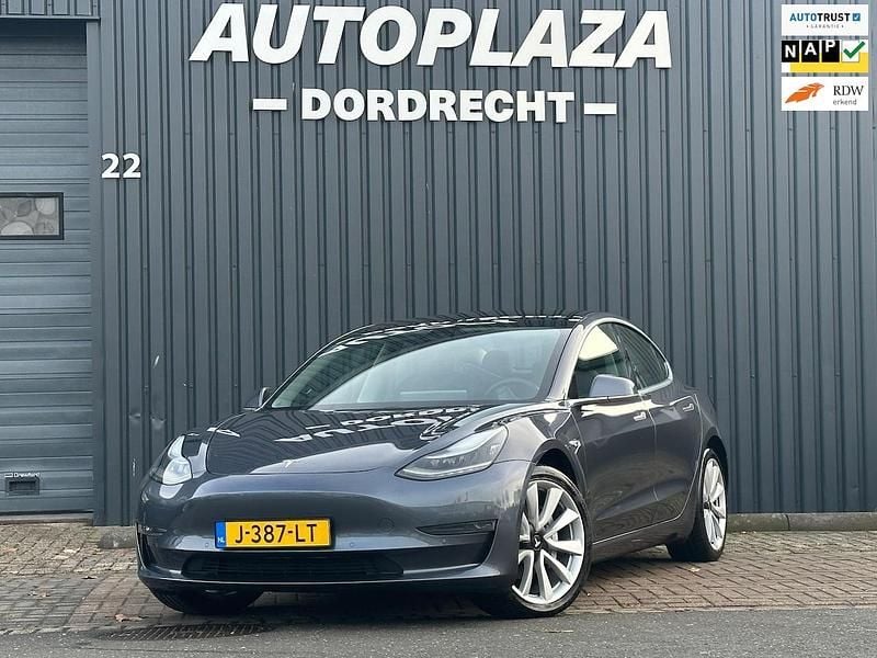 Grijs Occasion 2020 Tesla Model 3 Long Range AWD Sedan | € 16.985 (Goede deal) - Afbeelding 1/4