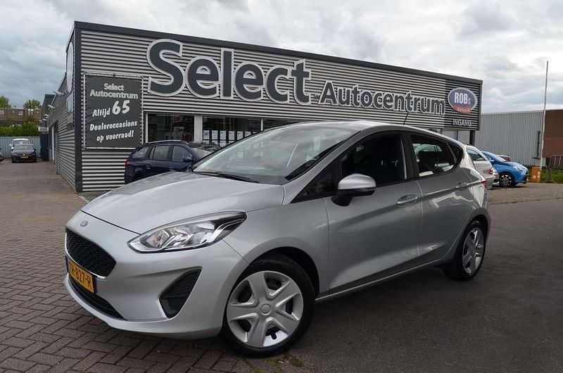 Grijs Gebruikt 2018 Ford Fiesta Trend Hatchback | € 9.740 (Eerlijke prijs) - Afbeelding 1/3