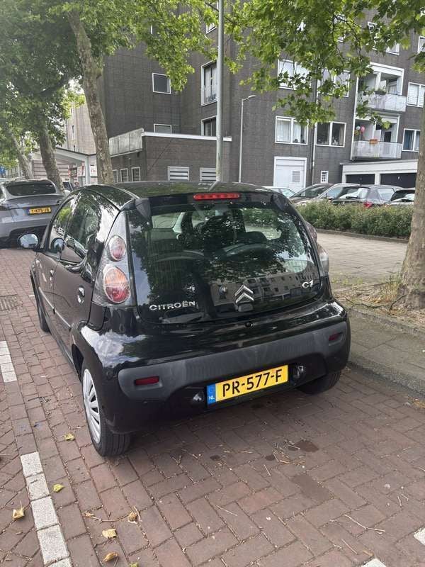 Zwart Gebruikt 2011 Citroën C1 SELECTION Hatchback | € 2.200 (Goede deal) - Afbeelding 1/4