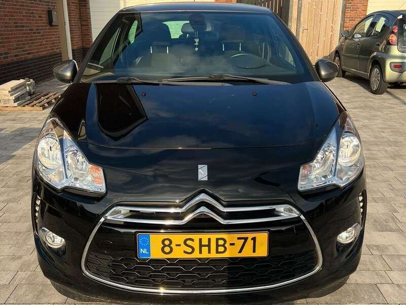 Zwart Gebruikt 2013 Citroën DS3 So Chic Hatchback | € 3.950 (Super prijs) - Afbeelding 1/4