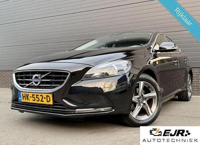 Zwart (metallic) Gebruikt 2015 Volvo V40 Ocean Race Hatchback | € 5.950 (Goede deal) - Afbeelding 1/4